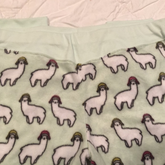 ModCloth Llama PJ Set - Picture 4 of 6